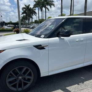 صورة 2 لـ 2023 LAND Rover RANGE ROVER SPORT P400 DYNAMIC SE