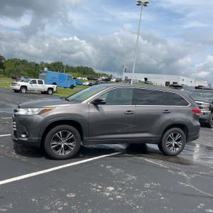 صورة 3 لـ 2017 Toyota HIGHLANDER LE