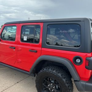 2025 JEEP WRANGLER WILLYS — фото 6