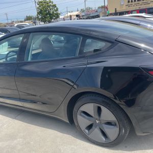 TESLA MODEL 3 BASE - 6