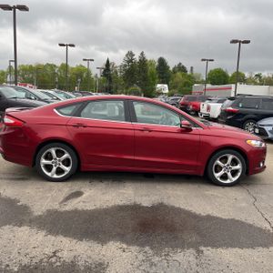 FORD FUSION SE - 10