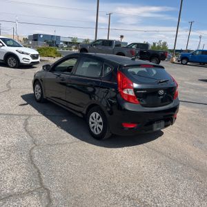 HYUNDAI ACCENT SE - 5