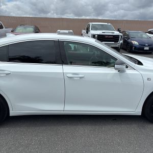 LEXUS ES 350 F SPORT HANDLING - 9