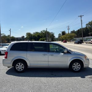 صورة 10 لـ 2010 Chrysler TOWN AND COUNTRY TOURING