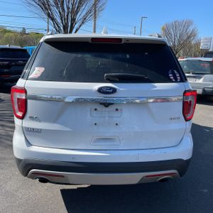 FORD EXPLORER XLT - 7