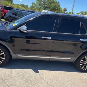 FORD EXPLORER PLATINUM - 4