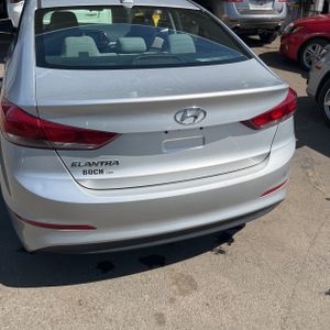 HYUNDAI ELANTRA SE - 7