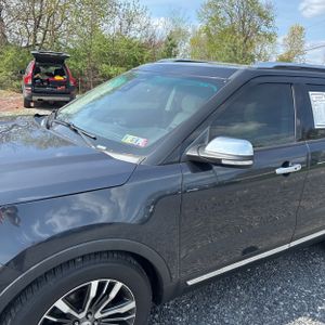 FORD EXPLORER PLATINUM - 2