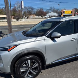 NISSAN ROGUE PLATINUM - 2