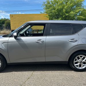KIA SOUL LX - 4