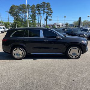 MERCEDES-BENZ GLS - 10