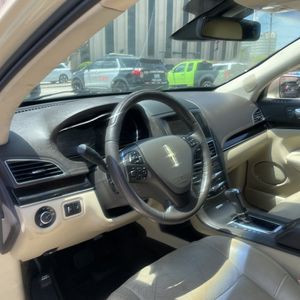 صورة مصغرة 37 لـ 2014 Lincoln MKT BASE