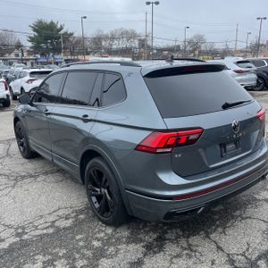 VOLKSWAGEN TIGUAN SE R-LINE BLACK - 5