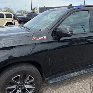 CHEVROLET SUBURBAN Z71 - 2