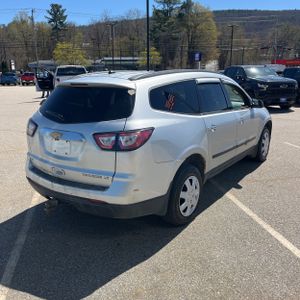CHEVROLET TRAVERSE LS - 8