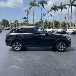 صورة 10 لـ 2018 Mercedes-BENZ GLC