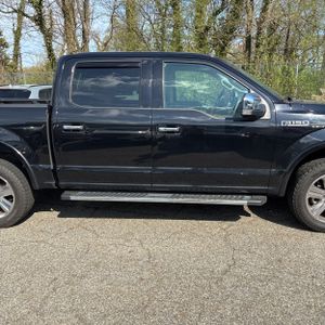 FORD F-150 LARIAT - 9