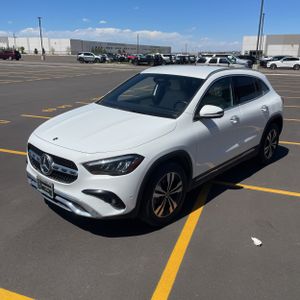 MERCEDES-BENZ GLA - 1