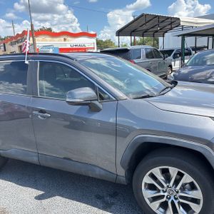 2019 Toyota RAV4 XLE PREMIUM — фото 13