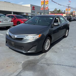 TOYOTA CAMRY - 1