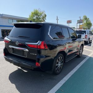 LEXUS LX 570 THREE-ROW - 8