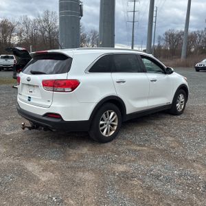 KIA SORENTO LX V6 - 8