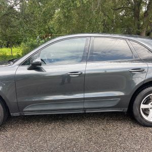صورة 4 لـ 2017 Porsche MACAN BASE