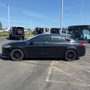 FORD FUSION SE - 3