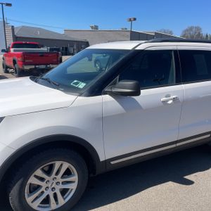 FORD EXPLORER XLT - 2