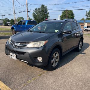 2015 Toyota RAV4 XLE photo 1