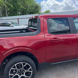 FORD MAVERICK LARIAT - 8