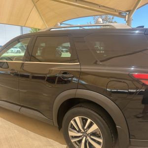 صورة 6 لـ 2023 Nissan PATHFINDER SL