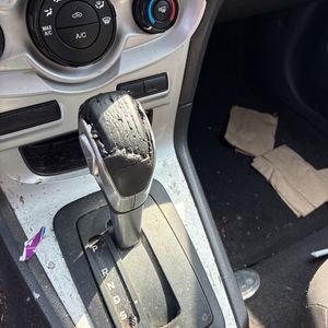 صورة مصغرة 59 لـ 2014 FORD FIESTA SE