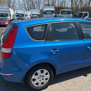 HYUNDAI ELANTRA TOURING GLS - 9