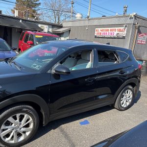 HYUNDAI TUCSON SE - 3