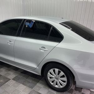 VOLKSWAGEN JETTA BASE - 6