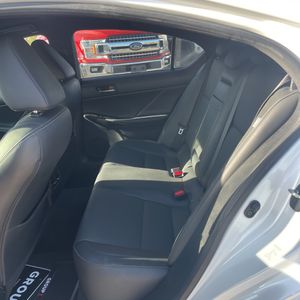 2022 Lexus IS 300 BASE — миниатюра 33
