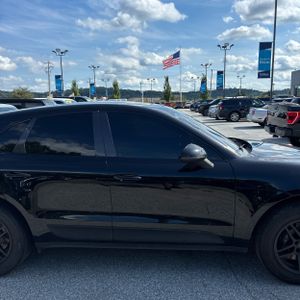 صورة 11 لـ 2015 Porsche MACAN S