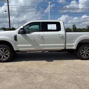 FORD F-250 SUPER DUTY LARIAT - 3