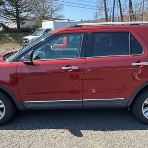 FORD EXPLORER XLT - 4