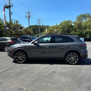 2019 Porsche CAYENNE E-HYBRID — фото 3
