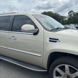 2014 Cadillac ESCALADE LUXURY 缩略图 13