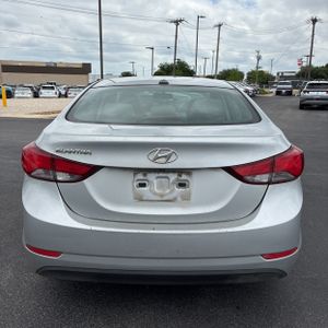 HYUNDAI ELANTRA SE - 7