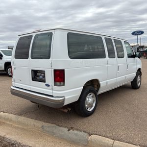 Ford Club Wagon XL - 8