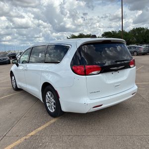 CHRYSLER VOYAGER LX - 5