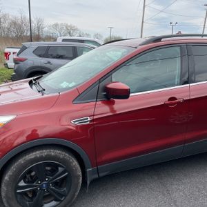 FORD ESCAPE SE - 2