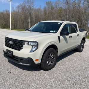 FORD MAVERICK XLT - 1