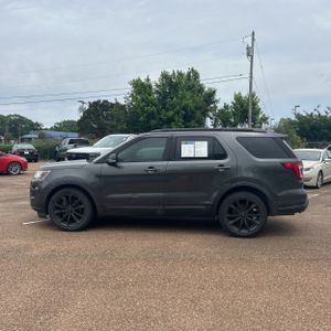 FORD EXPLORER XLT - 3