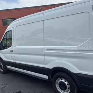 FORD TRANSIT 150 - 6