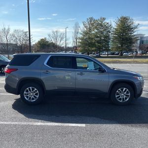 CHEVROLET TRAVERSE LS - 10